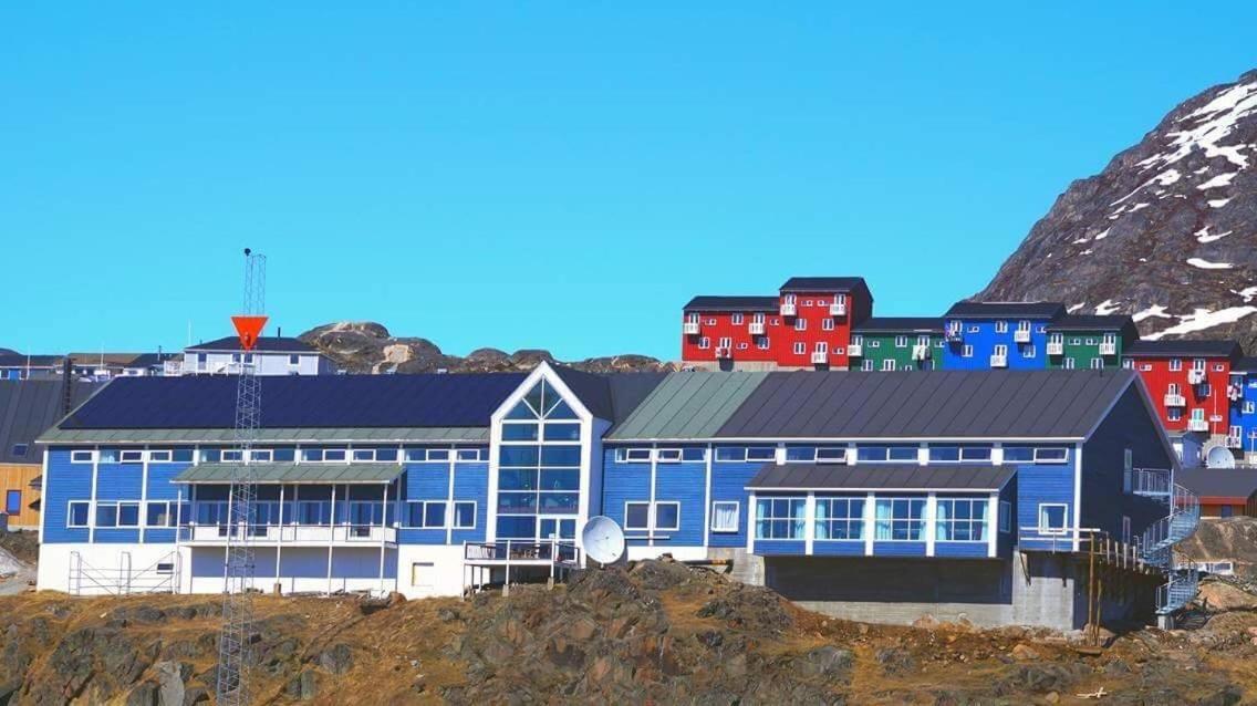 Hotel Qaqortoq Екстер'єр фото